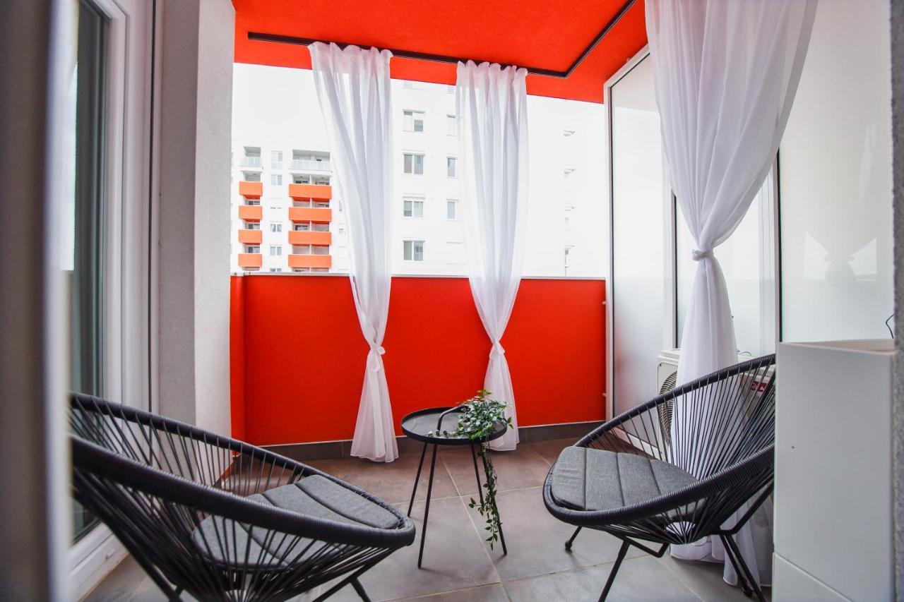 Trendy Apartment Near City Center Oradea Buitenkant foto